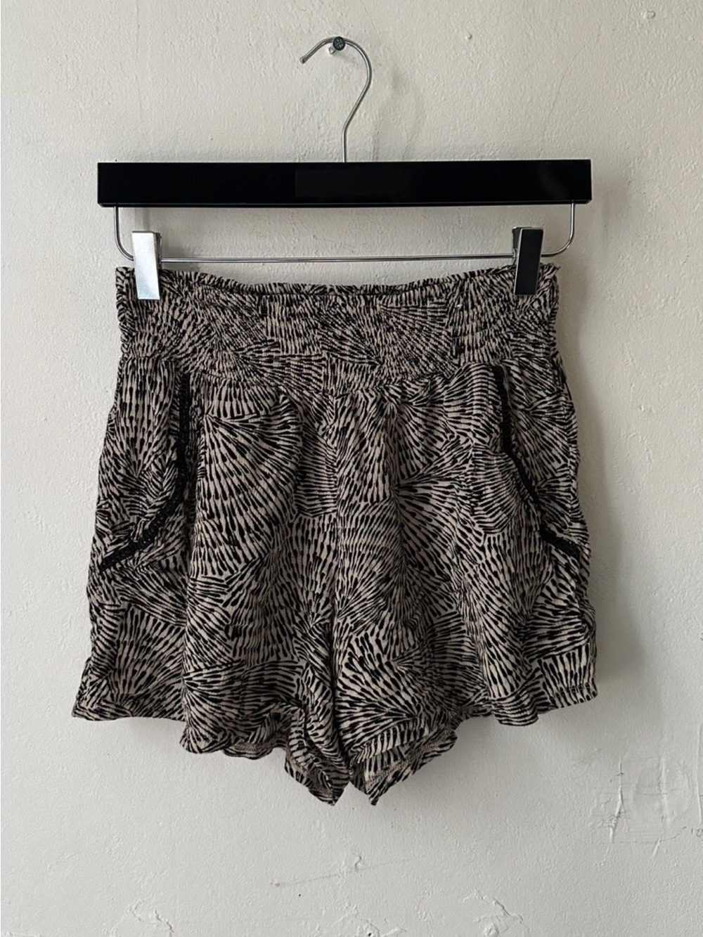 Three Dots Women’s S Printed Pull On Shorts Zebra Animal Print Relaxed
